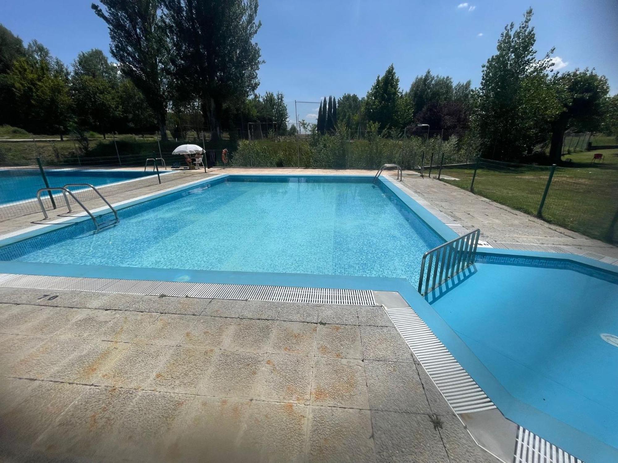 Apartamento Ribera Del Duero Reserva Tubilla del Lago 外观 照片