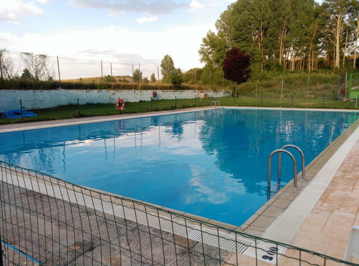 Apartamento Ribera Del Duero Reserva Tubilla del Lago 外观 照片